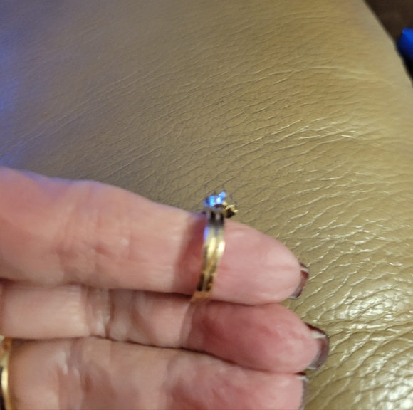 Yellow Gold And Diamond Wedding Set - Picture 8 of 10